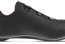 Ženska preciznost. Karbonska snaga. Udobnost bez kompromisa.