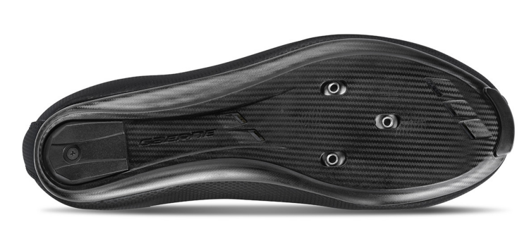 Ženska preciznost. Karbonska snaga. Udobnost bez kompromisa.