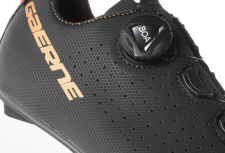 Ženska preciznost. Karbonska snaga. Udobnost bez kompromisa.