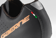 Ženska preciznost. Karbonska snaga. Udobnost bez kompromisa.