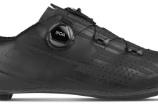 Karbonom ojačane cestovne cipele za maksimalnu učinkovitost