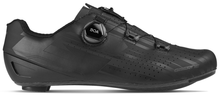 Karbonom ojačane cestovne cipele za maksimalnu učinkovitost