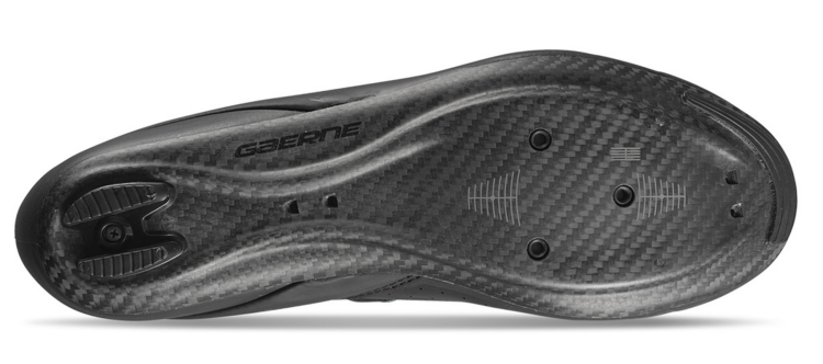 Karbonom ojačane cestovne cipele za maksimalnu učinkovitost