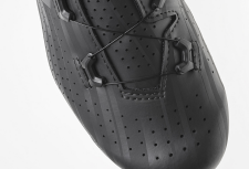 Karbonom ojačane cestovne cipele za maksimalnu učinkovitost